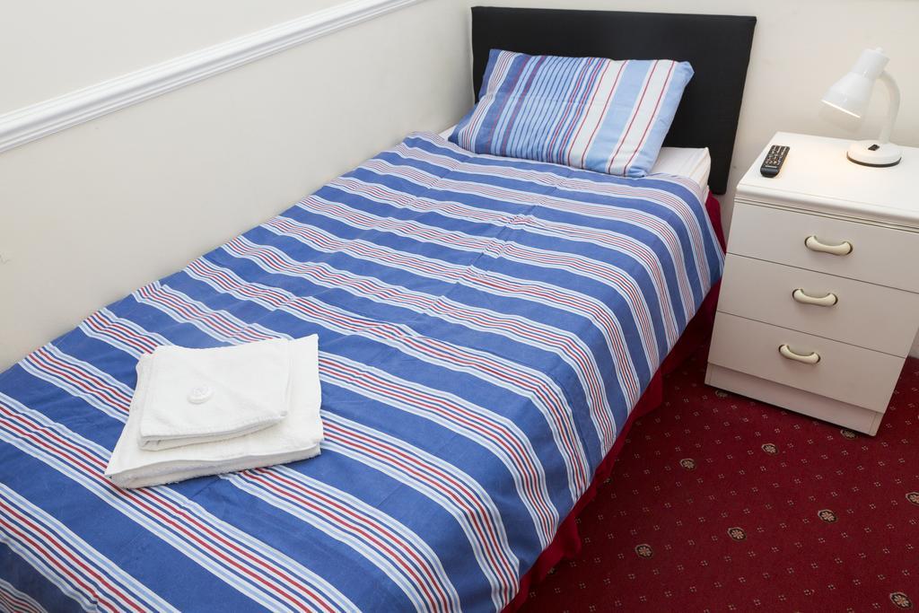 Southend Guest House - Close To Beach, Train Station & Southend Airport Chambre photo