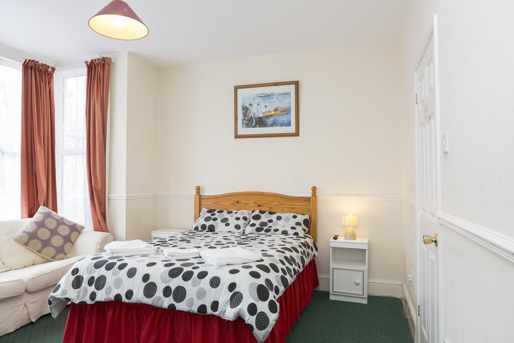 Southend Guest House - Close To Beach, Train Station & Southend Airport Chambre photo