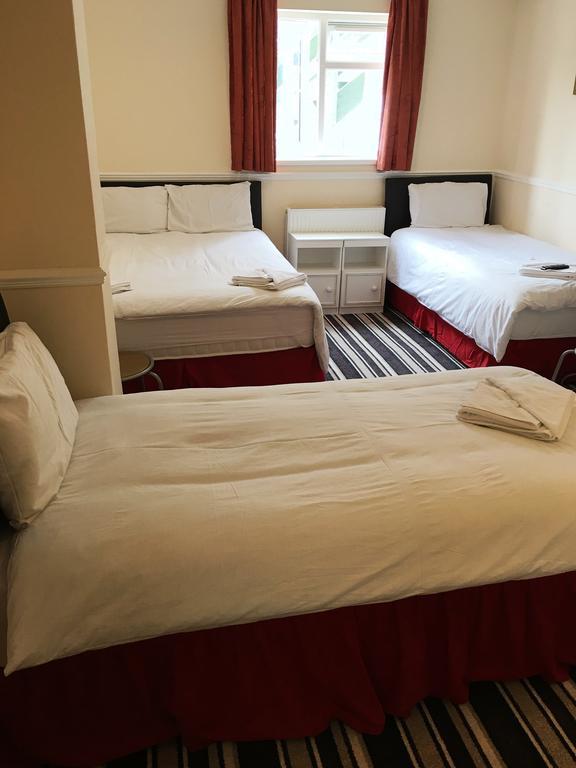 Southend Guest House - Close To Beach, Train Station & Southend Airport Extérieur photo